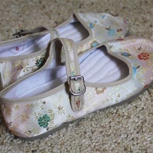 Chinese Buckle Flats